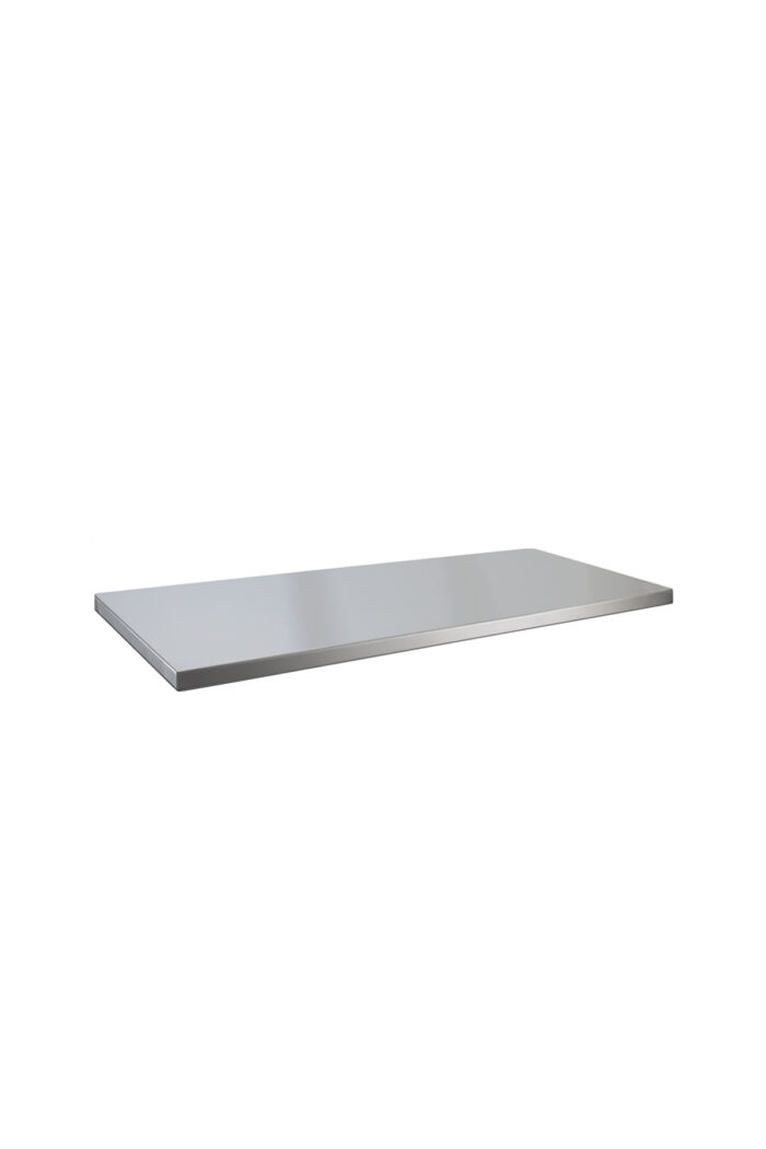 En rak rektangulär Bänkskiva rostfri 142cm PRO SERIES, med en metallisk silverfinish, visas mot en vit bakgrund, vilket framhäver dess släta, reflekterande yta och rena, skarpa kanter.