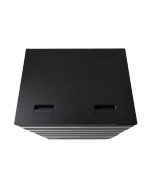 Verktygsvagnen med 6 lådor grå, PRO är en svart, rektangulär enhet sett från den övre vinkeln, med två rektangulära handtag på sin yta.