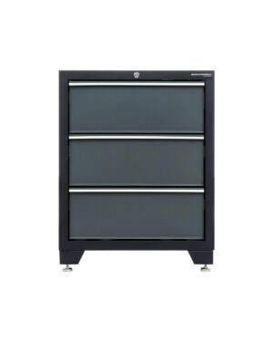 Framifrån av Verktygsskåp med 3 lådor grå, CLASSIC, en verktygslåda i svart och grå metall med tre breda lådor. Den har små justerbara fötter, ett övre mittlås och är enkelt designat för säker förvaring av verktyg eller utrustning.