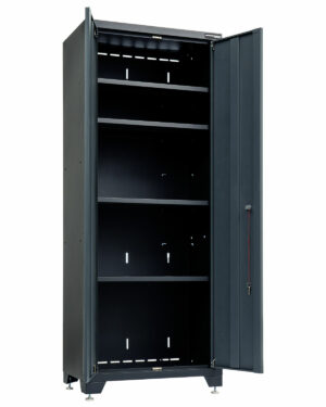 Förvaringsskåp högskåp grå, CLASSIC är ett högskåp med fyra hyllplan och en öppen lucka som visar justerbara hylllägen. Den har en tom inredning och står på små justerbara fötter.