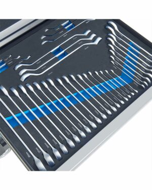 Verktygssats med ringnycklar monterad i verktygsvagn