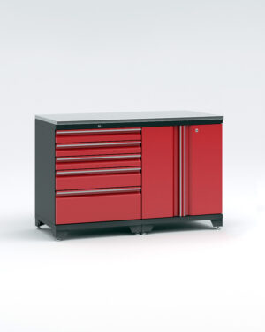 En röd Garageinredning med 2 delar - set 1, PRO, med en svart verktygslåda med fem lådor till vänster och ett högskåp till höger mot en vanlig vit bakgrund.