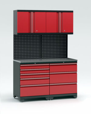 Produkten "Garageinredning med 4 delar - set 1, röd, PRO" är en röd och svart verktygsförvaring med sex rymliga nedre lådor, övre vertikala skåp och en perforerad pinnbräda för att organisera verktyg.