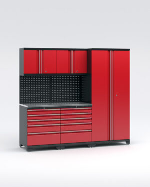 Garageinredning med 5 delar - set 1, röd, PRO kombinerar röda och svarta hög- och väggskåp, en pegboard backsplash, flera lådor mot vit bakgrund.