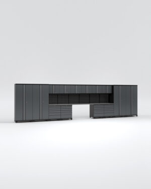 Garageinredning med 14 delar – set 1, grå, PRO är ett snyggt, mörkgrått modulärt förvaringssystem med höga skåp, överliggande fack, flera lådor och pegboards. Dess rena design sticker ut mot en vanlig vit bakgrund.