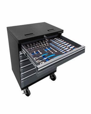 Verktygsvagn med 6 lådor i grå färg tillsammans med verktyg i utdragen låda