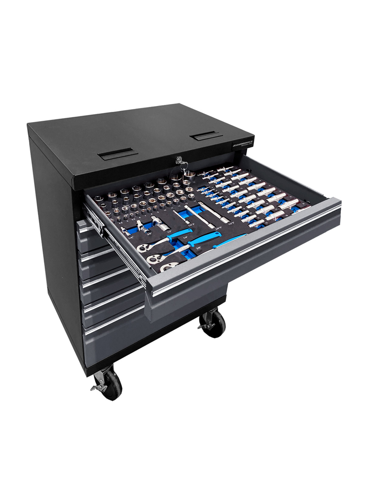 Verktygsvagn med 6 lådor i grå färg tillsammans med verktyg i utdragen låda