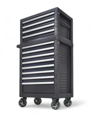 Verktygsvagn 12 lådor + 273 delar verktyg, en robust svart rullande verktygslåda med flera lådor och eleganta silverhandtag. Designad med hållbarhet i åtanke, den kommer på svängbara hjul för enkel manövrerbarhet och inkluderar en perforerad sidopanel för att rymma ytterligare verktygsfästen eller förvaringsmöjligheter.