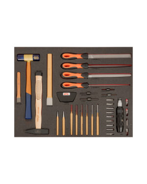 Verktygsvagn E87 från BAHCO har en serie av 560 handverktyg, organiserade på en skumbricka i snygga rader. Den innehåller hammare, filar, skruvmejslar, mejslar och mer, med trä- och gummihandtag.