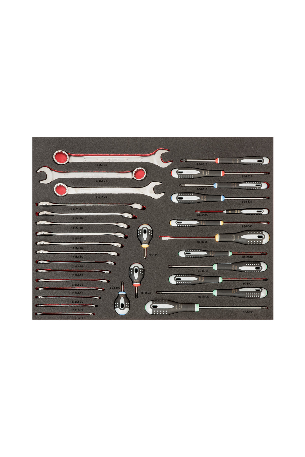 Verktygsvagn E72 har ett svart skåp med 5 lådor och rymmer 158 snyggt organiserade BAHCO-verktyg på en skumbricka, inklusive skiftnycklar och kombinationsnycklar, plus spärr i olika storlekar, alla märkta och ordnade i rader.