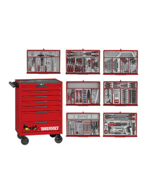 Teng Tools Verktygsvagn TKW26R628T är en röd verktygslåda på hjul med sju lådor fyllda med diverse verktyg, inklusive skiftnycklar, skruvmejslar och tång. Flera bilder visar de organiserade verktygsuppsättningarna i lådorna.